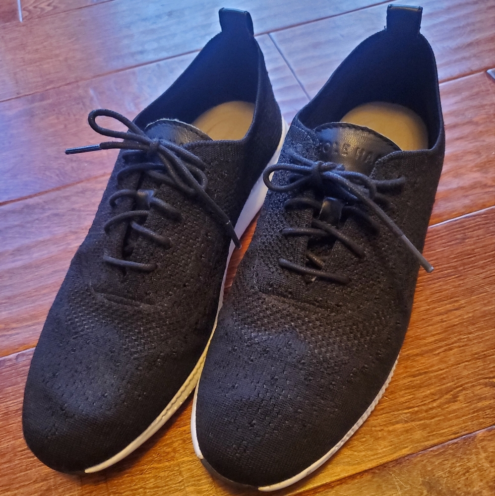 Cole Haan Women's Wingtip Oxford, black, Size 9